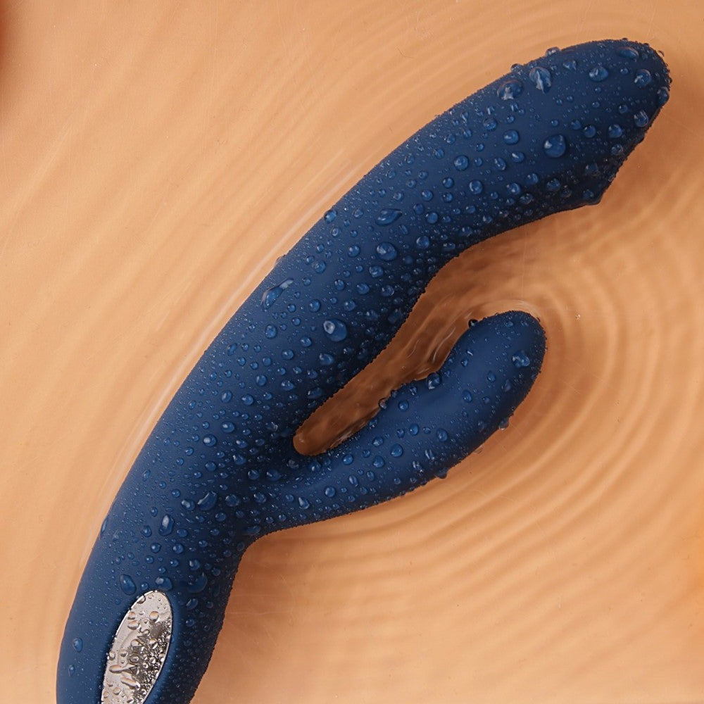 Waterproof Aylin Powerful Pulsating Dual-Headed Rabbit Vibrator | Svakom (Dark Blue) vibrating in water