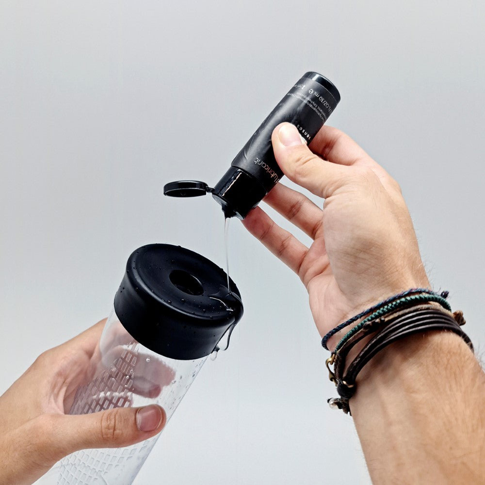 Applying lube to the Bigggy Penis Pump | Wooomy