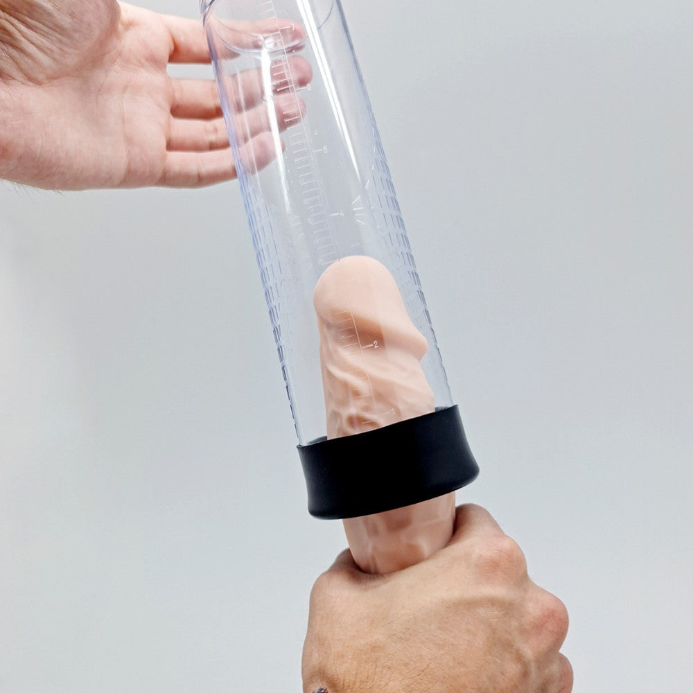 Inserting dildo into the Bigggy Penis Pump | Wooomy