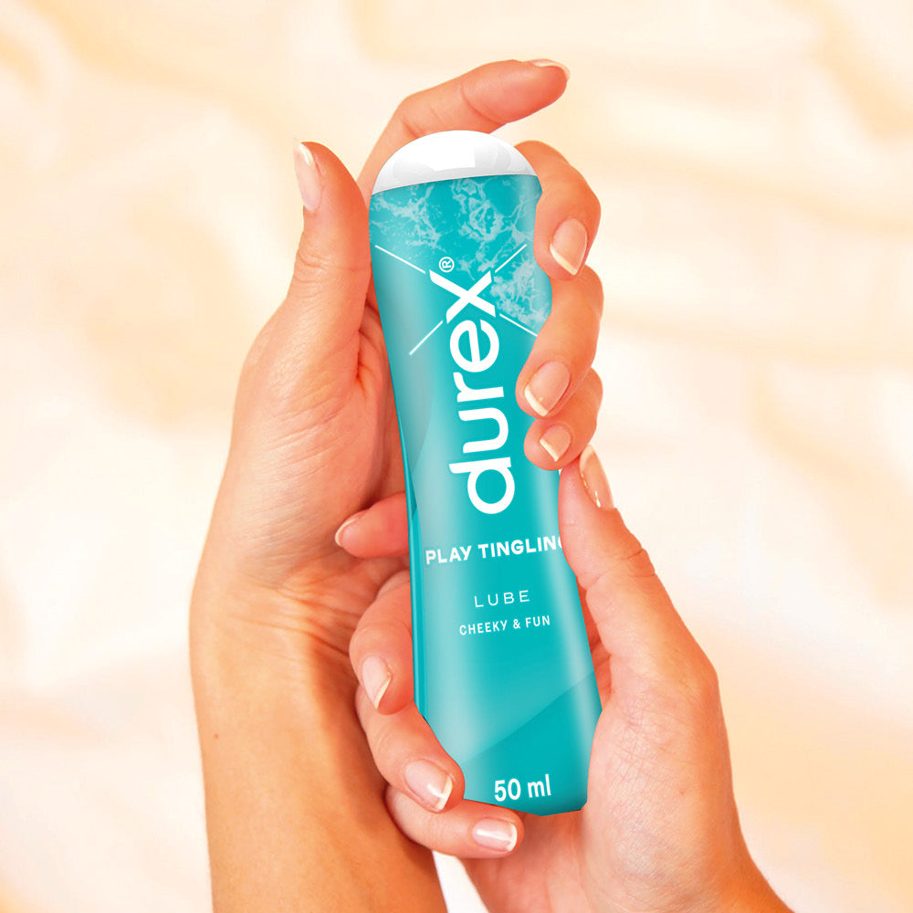 Play Tingling Lube | Durex in hands