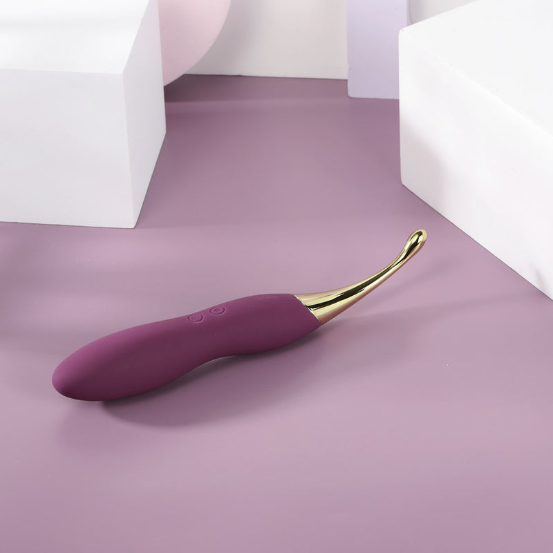 Svakom | Beatrice Powerful Vibrator & Multi-Tip Clitoral Stimulator On Display