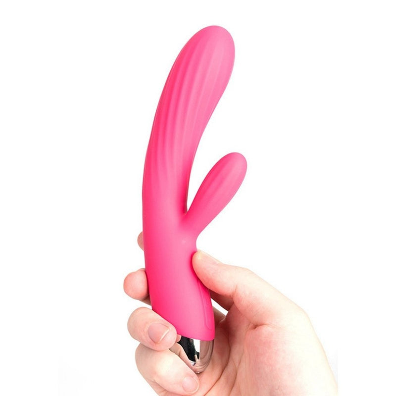 Angel Intelligent Warming G-Spot & Clitoris Vibrator | Svakom in hand 