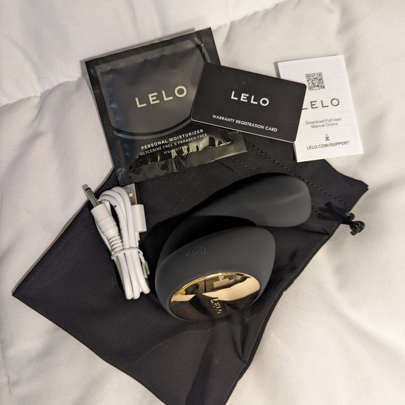 Contents of the Ida Wave Dual Stimulation Massager | Lelo