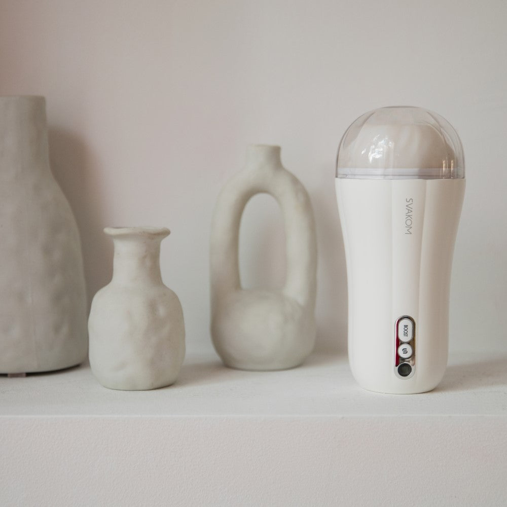 Robin Powerful Vibrating Masturbator | Svakom - Lifestyle shot